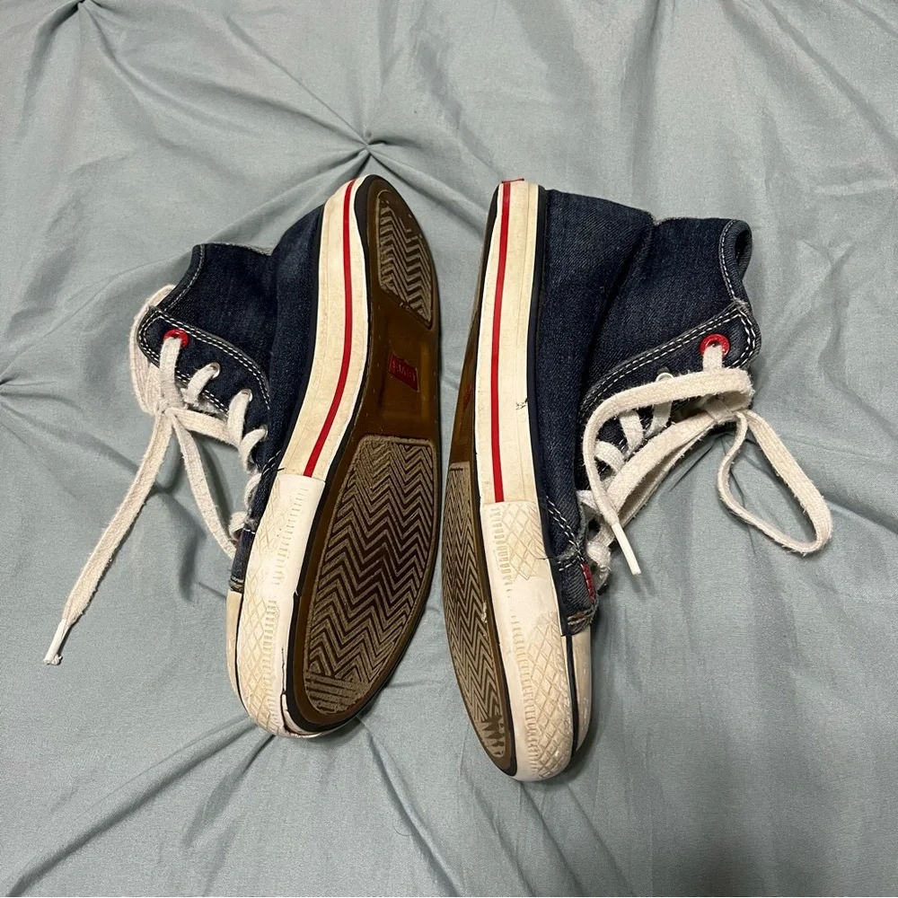 Kids Levi’s Denim Hightop Sneakers Distressed size 2